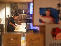 Korban Baru Konflik Jepang-China: Restoran Kena Imbas-Bisnis Anjlok