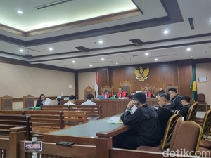 2 Pegawai Ekspedisi Didakwa Rusak Fasum-Serang Aparat pada Demo Agustus