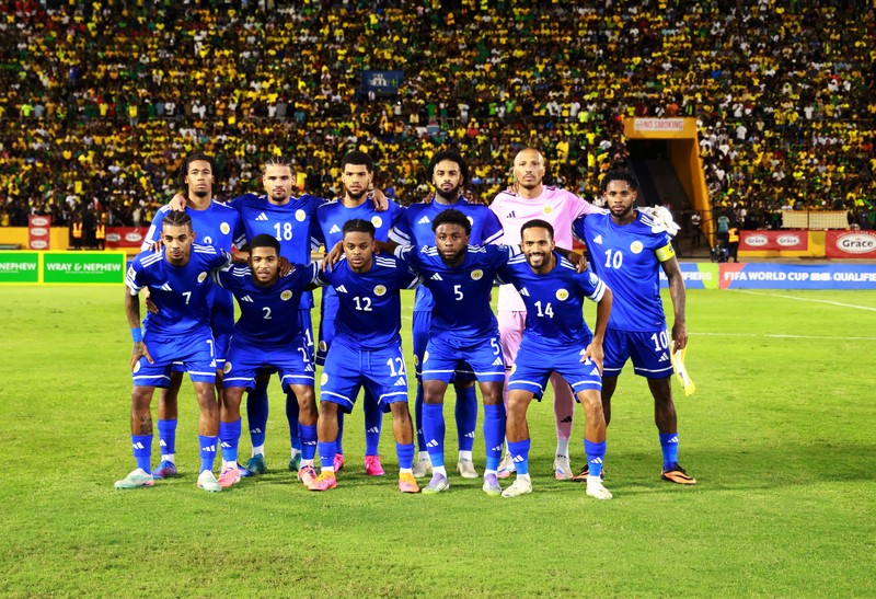 Soccer Football - FIFA World Cup - CONCACAF Qualifiers - Group B - Jamaica v Curacao - National Stadium Independence Park, Kingston, Jamaica - November 18, 2025 Curacao players pose for a team group photo before the match REUTERS/Gilbert Bellamy
