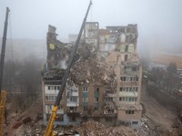 Potret Apartemen Ukraina Hancur Dihantam Rudal Rusia, Puluhan Tewas