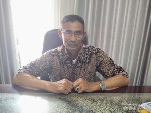 Belajar dari Abah Entang dan Desa yang Belajar Berdiri di Kakinya Sendiri