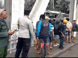 Miris! Erupsi Semeru Mendadak Jadi Wisata Musibah Para Influencer