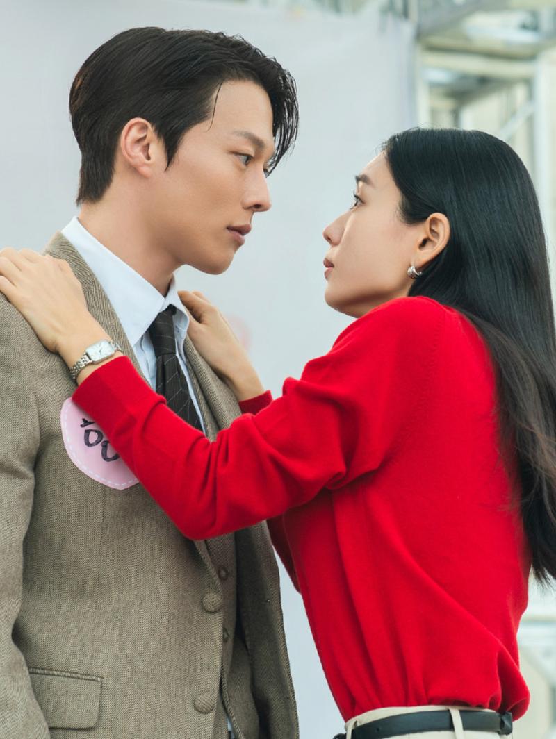 6 Zodiak yang Paling Jago Menyembunyikan Perasaan, Terlihat Baik-Baik Saja