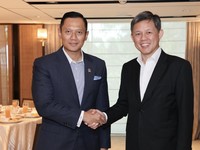 AHY Temui Menhan Singapura, Bahas Prioritas Infrastruktur Era Prabowo