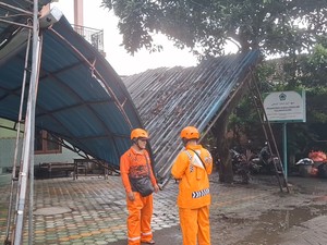 82 Rumah di Tulungagung Rusak Diterjang Angin Kencang