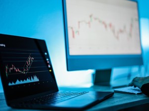 IHSG Menguat Tipis, TINS Belum Capai Target-SGRO Dicaplok Perusahaan Korea