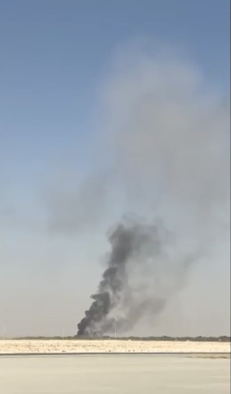 Jet tempur India jatuh di Dubai. (Reuters TV)