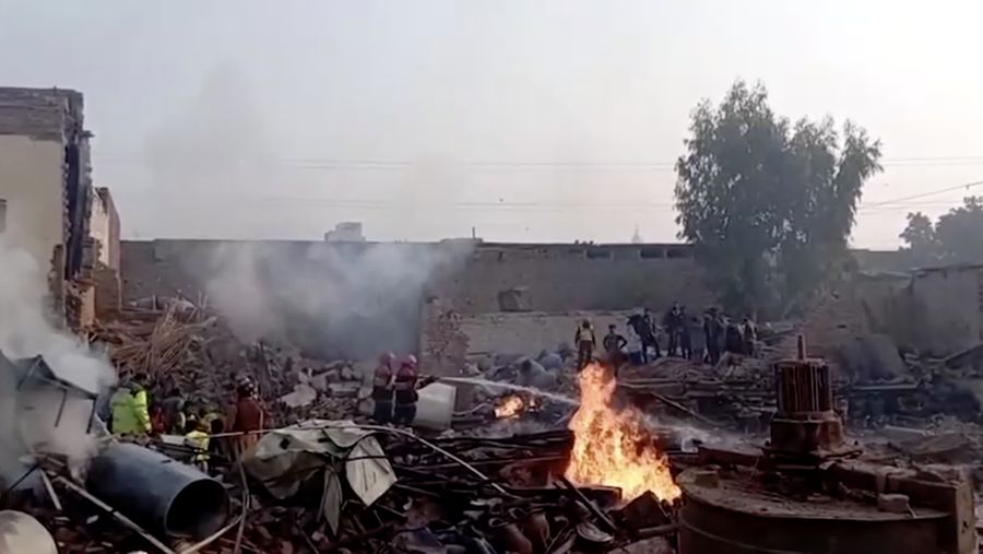 Ledakan pabrik di Faisalabad, Pakistan. (Reuters)