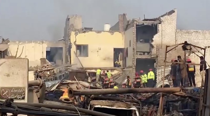 Ledakan pabrik di Faisalabad, Pakistan. (Reuters)