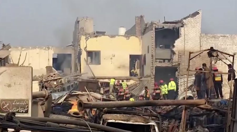 Ledakan pabrik di Faisalabad, Pakistan. (Reuters)