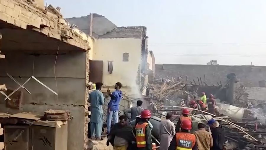 Ledakan pabrik di Faisalabad, Pakistan. (Reuters)