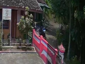 Maling Gasak Motor Guru SD di Kokap Terekam CCTV, Ciri-cirinya Diungkap