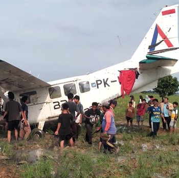 Penampakan Pesawat Cessna Jatuh di Tengah Sawah, Ini Kesaksian Warga