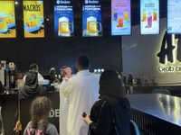 Ada Apa Raja Salman? Saudi Buka Lebih Banyak Toko Minuman Haram