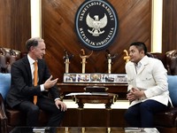 Dubes Belanda Temui Seskab Teddy, Bahas Pangan-Air hingga Hilirisasi