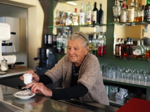 Kisah Anna, Barista Berusia 101 Tahun Penebar Kebahagiaan Lewat Kopi