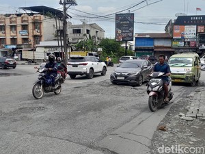 Pemkot Medan Soal Jalan Rusak di Simpang Kantor: Segera Diperbaiki