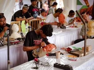 Video: Mengintip Puluhan Anak Muda Bali Bikin Topeng Ogoh-ogoh