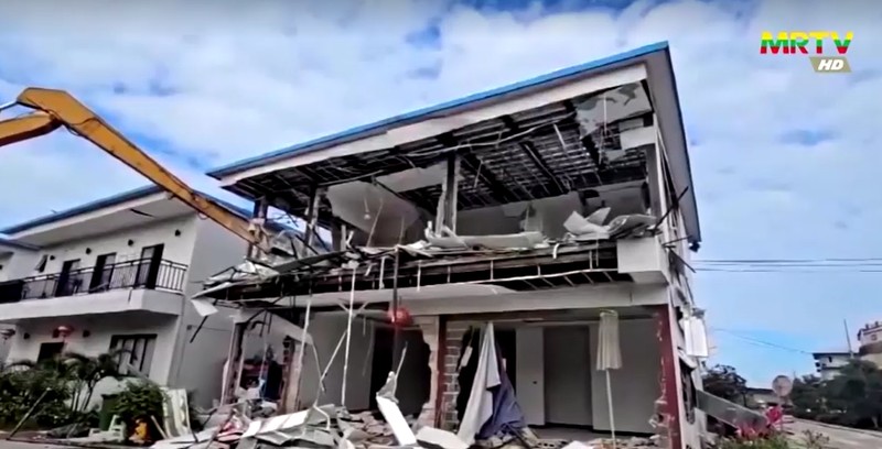 Militer Myanmar menggerebek pusat penipuan online besar di kawasan perbatasan Thailand. (MRTV via Reuters)