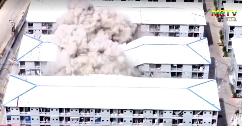 Militer Myanmar menggerebek pusat penipuan online besar di kawasan perbatasan Thailand. (MRTV via Reuters)