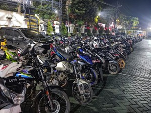 Ratusan Motor Terjaring Balap Liar Depan Stadion Kanjuruhan