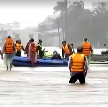 Banjir Terparah Sebabkan 90 Orang Meninggal dan12 Hilang
