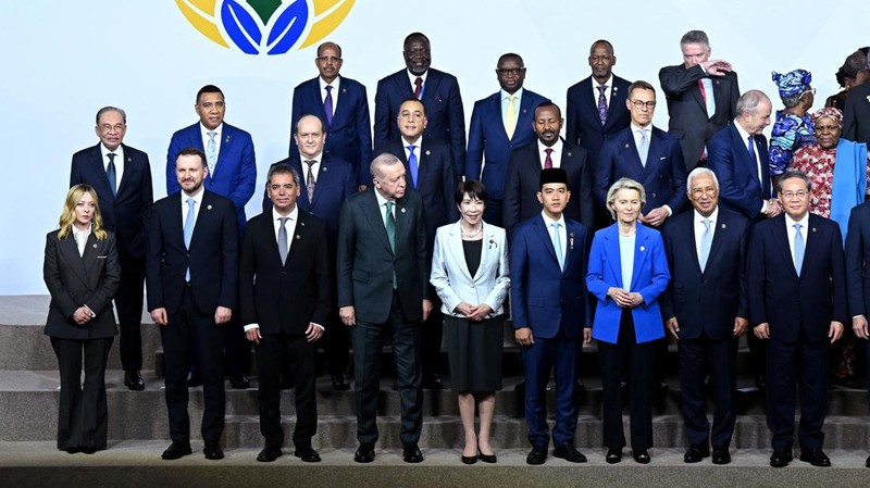 Indonesia's Vice President Gibran Rakabuming Raka and German Finance Minister and Vice Chancellor Lars Klingbeil attend a plenary session on the opening day of the G20 leaders' Summit at the Nasrec Expo Centre in Johannesburg, South Africa, November 22, 2025. REUTERS/Thomas Mukoya/Pool