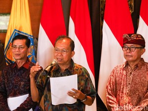 Koster Geram, Lift Kaca Pantai Kelingking Harus Dibongkar