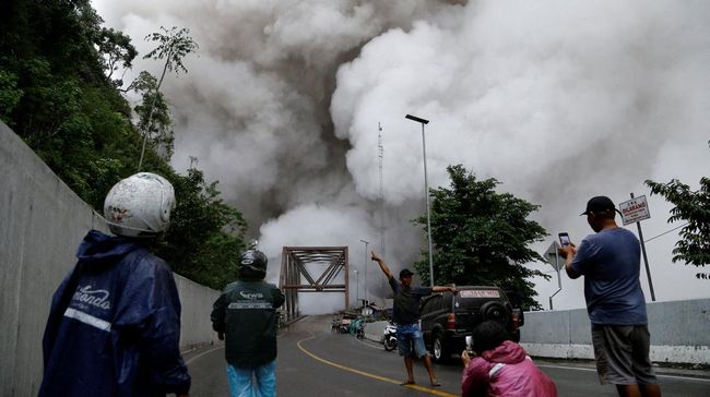 Sepekan, Vonis Eks Dirut ASDP hingga Erupsi Semeru