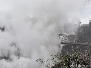 Video: Banjir Lahar Gunung Semeru, Akses Lumajang-Malang Buka Tutup