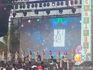 Kolaborasi Spesial JKT48 X Bernadya Guncang Highschool Fest