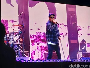Ungu Rayakan 20 Tahun Album Melayang di Panggung Yokjakarta