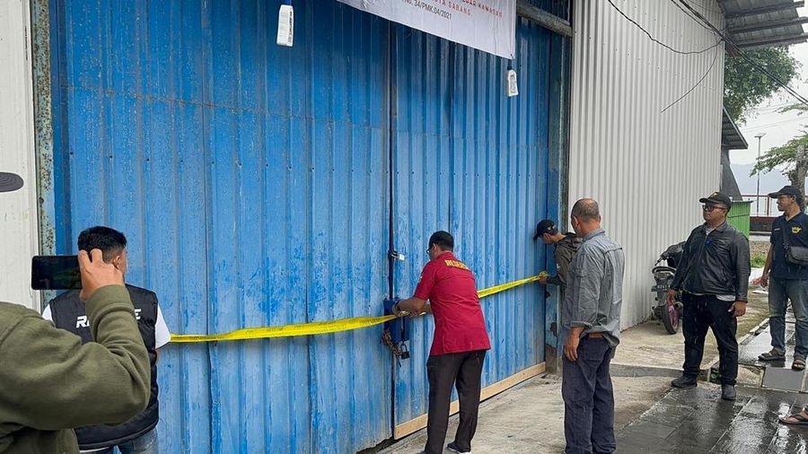 Kementan Segel Gudang Beras. (Kementerian Pertanian)