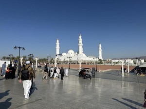Melihat Keindahan Masjid yang Pertama Dibangun Nabi Muhammad SAW