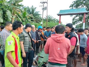 Pria Paruh Baya Ditemukan Tewas di Pinggir Jalan Muba, Diduga Dibunuh