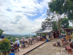 Ngopi Santai Sambil Tenangkan Pikiran di Bukit Sampalan Asri Ciamis