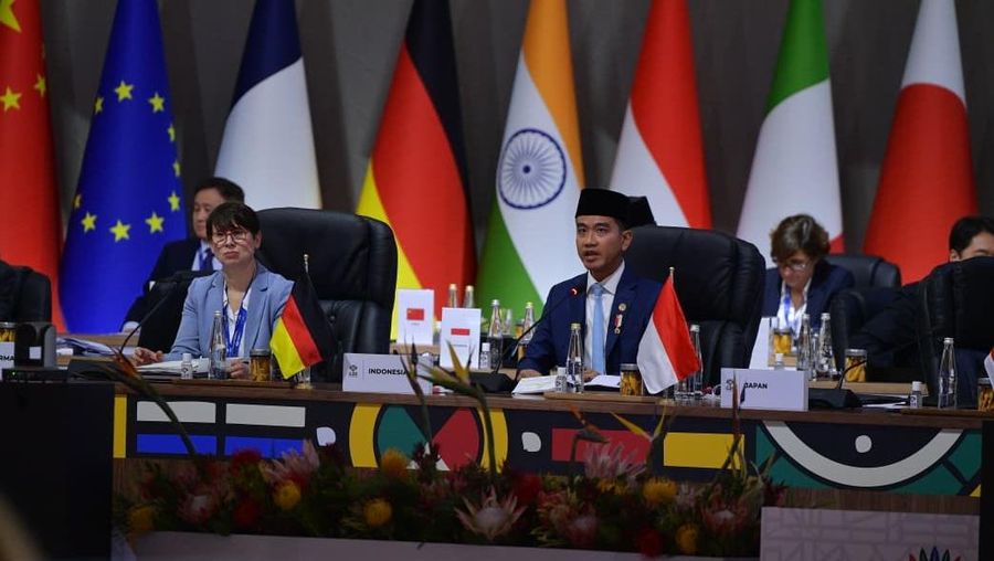 Wakil Presiden (Wapres) Gibran Rakabuming menegaskan posisi Indonesia sebagai salah satu penggerak utama kerja sama negara-negara berkembang dalam Konferensi Tingkat Tinggi (KTT) G20 tahun 2025 di Johannesburg, Afrika Selatan, Sabtu (22/11/2025).