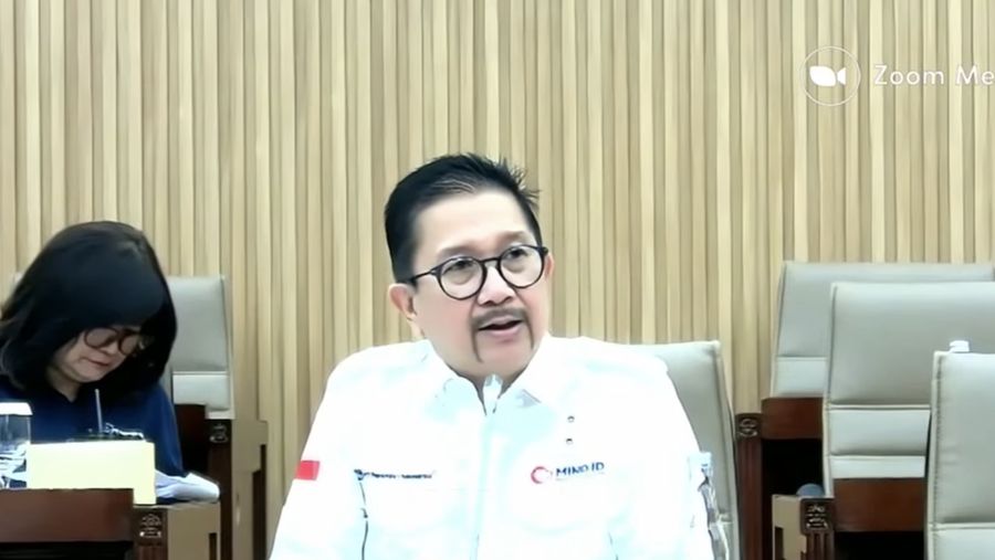 Direktur Utama PT Freeport Indonesia, Tony Wenas saat dalam mengikuti Rapat Dengar Pendapat dengan Komisi VI DPR RI di Komplek Parlemen, Jakarta, Senin (24/11/2025). (Tangkapan Layar Youtube/Komisi VI DPR RI Channel)