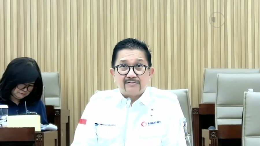 Direktur Utama PT Freeport Indonesia, Tony Wenas saat dalam mengikuti Rapat Dengar Pendapat dengan Komisi VI DPR RI di Komplek Parlemen, Jakarta, Senin (24/11/2025). (Tangkapan Layar Youtube/Komisi VI DPR RI Channel)