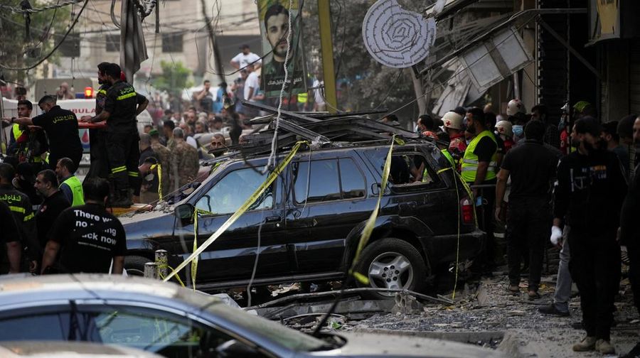 Members of the Lebanese army secure the area near the site of an Israeli strike, after Israeli military said on Sunday that it struck a militant from the Lebanese Iran-aligned Hezbollah group, in Beirut's southern suburbs, Lebanon November 23, 2025. REUTERS/Mohamed Azakir