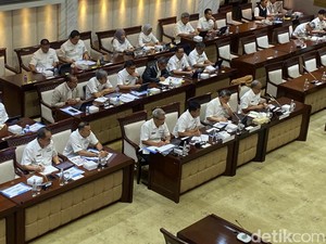 Bea Cukai Bongkar Ekspor Fiktif: Yang Dilapor Rokok, tapi Isinya Air Mineral