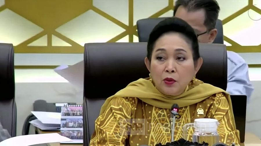 Ketua Komisi IV DPR RI, Siti Hediati Hariyadi alias Titiek Soeharto di Kompleks Parlemen, Senayan, Jakarta, Senin (24/11/2025). (Tangkapan layar youtube Parlemen RI)