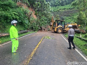Malalak Longsor, Jalur Alternatif Padang-Bukittinggi Terputus