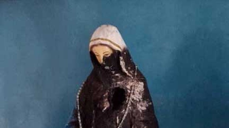 Barang-barang dan pakaian yang ditinggalkan di Sekolah St. Mary, di Papiri, negara bagian Niger, Nigeria, dalam gambar selebaran tanpa tanggal yang diperoleh Reuters pada tanggal 23 November 2025, menyusul laporan penculikan lebih dari 300 anak dan staf dari sekolah Katolik tersebut pada tanggal 21 November 2025. (Social Communications Department/Catholic Diocese of Kontagora/Handout via REUTERS)