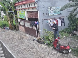 Pencuri Pakaian Dalam yang Bikin Resah Warga Gresik Akhirnya Ditangkap