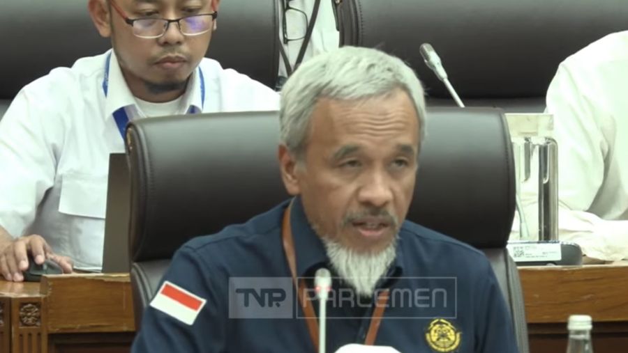 Perwakilan Dirjen Migas dalam rapat kerja dengan Komisi XII DPR RI di Komplek Parlemen, Jakarta, Senin (24/11/2025). (Tangkapan Layar Youtube/Komisi XII DPR RI Channel)