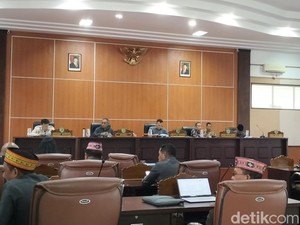DPRD Manggarai Barat Minta Perumda Bidadari Tak Hanya Urus Parkir