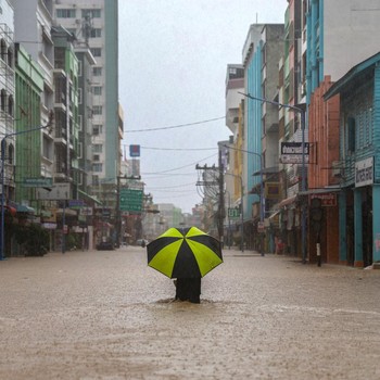 Potret Kota Tetangga RI Tenggelam Digulung Banjir, Kondisi Darurat
