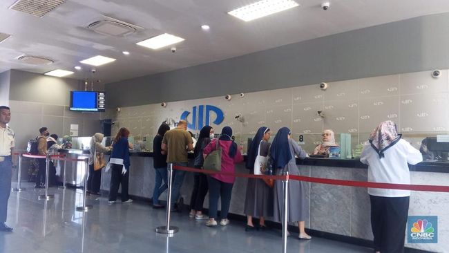 Warga RI Banyak Cari Yuan China, Stok di Money Changer Kosong!