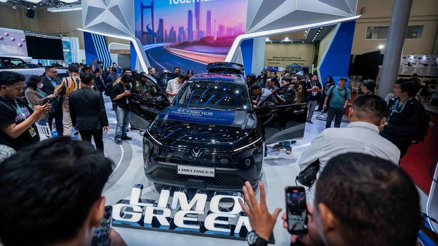 VinFast resmi menampilkan untuk pertama kalinya Limo Green, MPV listrik dalam ajang GAIKINDO Jakarta Auto Week (GJAW) 2025 di ICE BSD City, Tangerang. (Dok. VinFast)